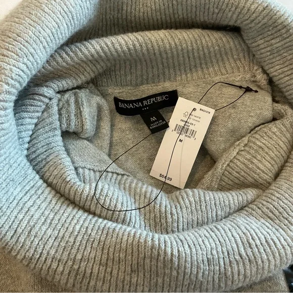 NWT Cozy Gray Turtleneck Sweater Size M - Picture 6 of 7